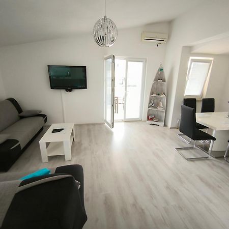 Rooms & Apartments Ana 2 ザダル エクステリア 写真