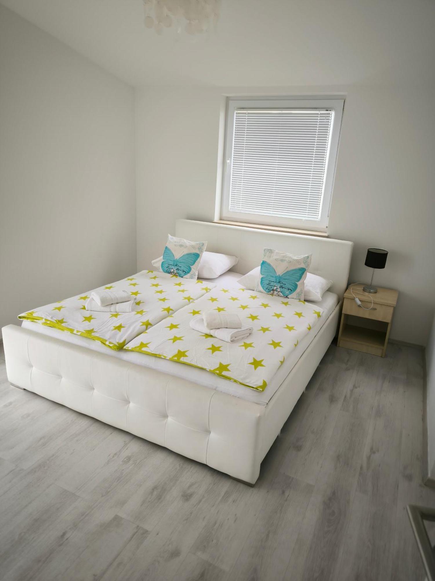 Rooms & Apartments Ana 2 ザダル エクステリア 写真